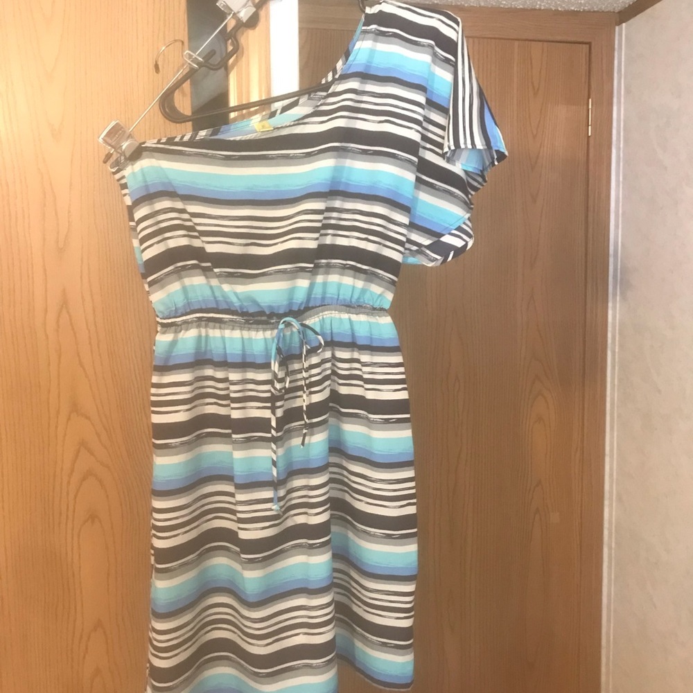 One shoulder dress